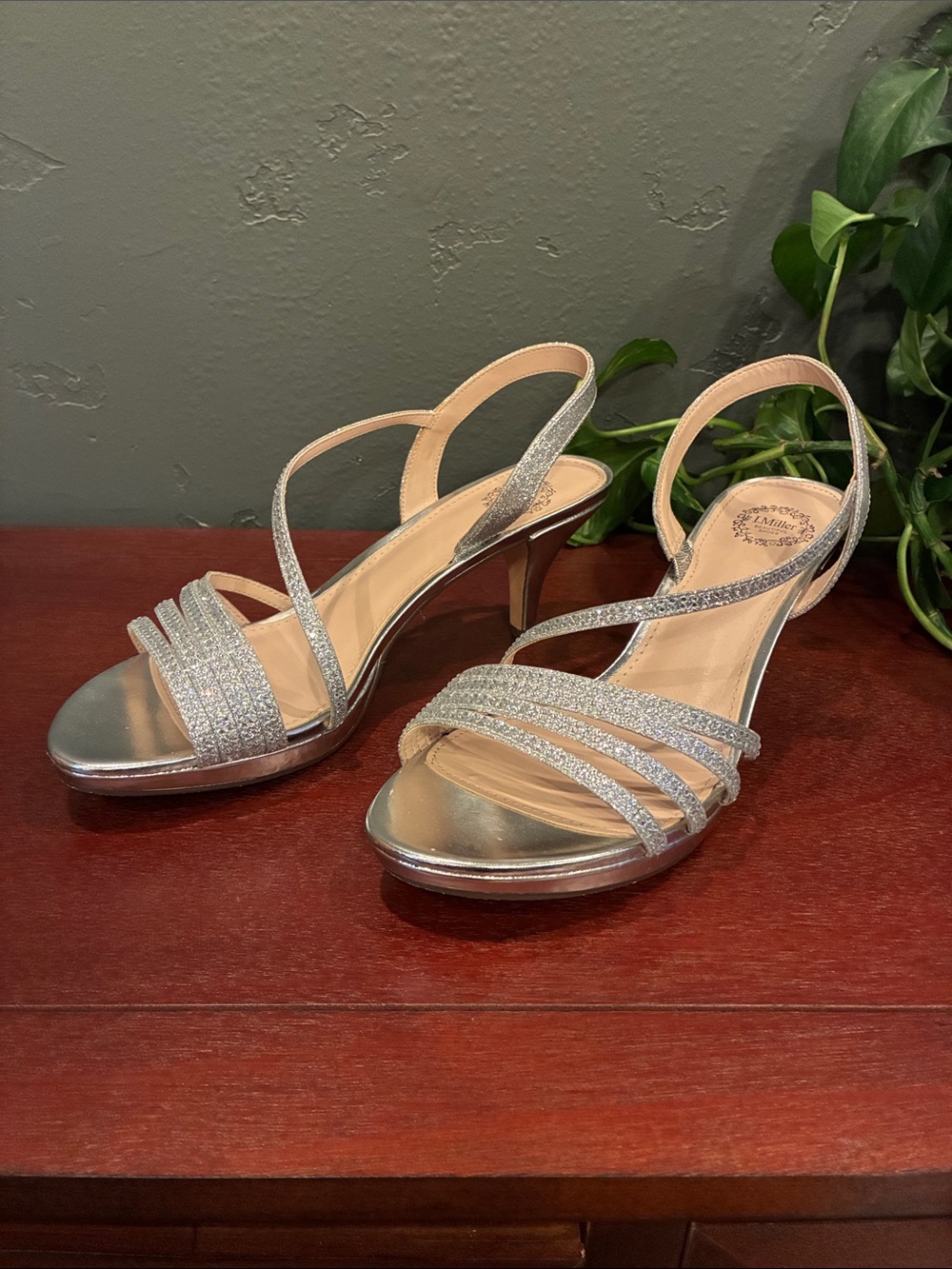 Size 8.5 Nalda Heels - I. Miller Silver Sparkly Elegant Strappy Sandals (ABBA) - Picture 6 of 16